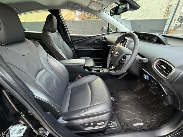 ������̂��Ԃ̓p���[�V�[�g�ƂȂ��Ă���܂��B�V�[�g�|�W�V���������i�K�Œ����\�B�V�[�g�̔����Ȉʒu�������\�Ȃ̂ŁA�����̑̂ɍ������|�W�V�����ɊȒP�ɒ����ł��܂���