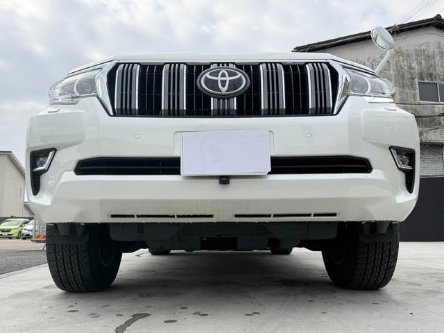 �u�I�[�g���C�g�V�X�e���v���ڎԂł��B���C�g�X�C�b�`���I�[�g�ɍ��킹�Ă������Ƃɂ��A�Ɠx�Z���T�[���Ɠx�����o���A�����Ń��C�g�̓_�����s�����u�ł��B�g���l���̒ʉߓ��ɂ���ϕ֗��ł���