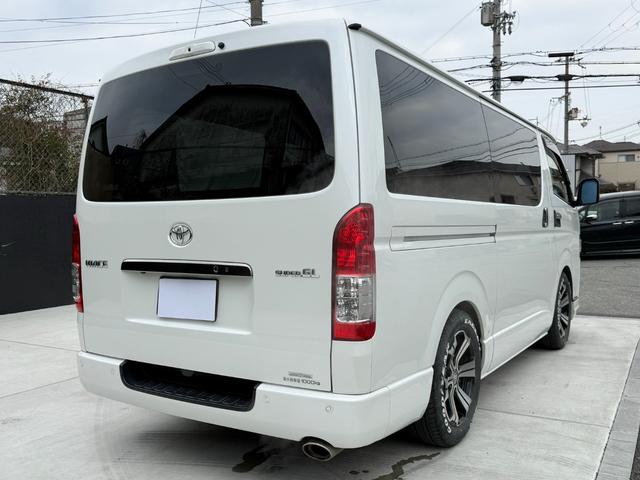 ハイエースバン スーパーＧＬ　ダークプライムＩＩ　アルパインフローティングナビＴＶ　リアモニター　両側パパワスラ　デジタルミラー　３６０度ビュー　ソナーＦＲ　ベッドキッド　ドラレコ　ＬＥＤ　リアスピーカー　Ｆエアロ　１７ＡＷ（21枚目）