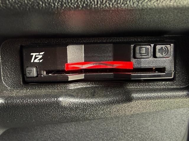 ハイエースバン スーパーＧＬ　ダークプライムＩＩ　アルパインフローティングナビＴＶ　リアモニター　両側パパワスラ　デジタルミラー　３６０度ビュー　ソナーＦＲ　ベッドキッド　ドラレコ　ＬＥＤ　リアスピーカー　Ｆエアロ　１７ＡＷ（39枚目）