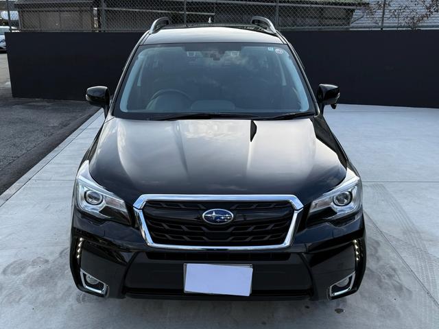 �u�I�[�g���C�g�V�X�e���v���ڎԂł��B���C�g�X�C�b�`���I�[�g�ɍ��킹�Ă������Ƃɂ��A�Ɠx�Z���T�[���Ɠx�����o���A�����Ń��C�g�̓_�����s�����u�ł��B�g���l���̒ʉߓ��ɂ���ϕ֗��ł���