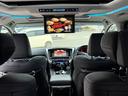 フリップダウンモニター装着車ですので、後部座席でもTVやDVDが見れて楽しめます♪小さいお子様がいる方も好きな映像が見れますのでかなりオススメです♪長時間のドライブも楽しくなりますね