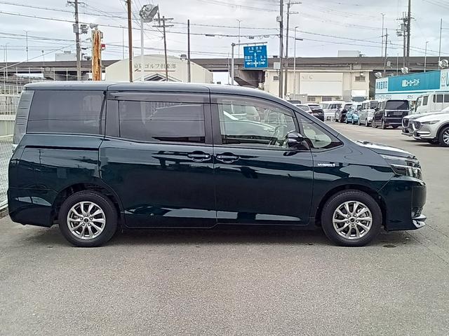 ヴォクシー ハイブリッドＶ　ナビ　バックモニター　両側電動スライドドア　リアフリップダウンモニター　ＥＴＣ　ドラレコ　社外アルミホイール（5枚目）