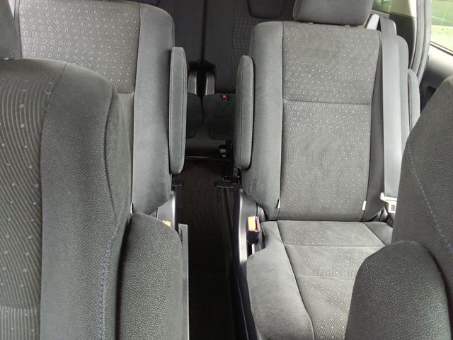 ヴォクシー ハイブリッドＶ　ナビ　バックモニター　両側電動スライドドア　リアフリップダウンモニター　ＥＴＣ　ドラレコ　社外アルミホイール（20枚目）