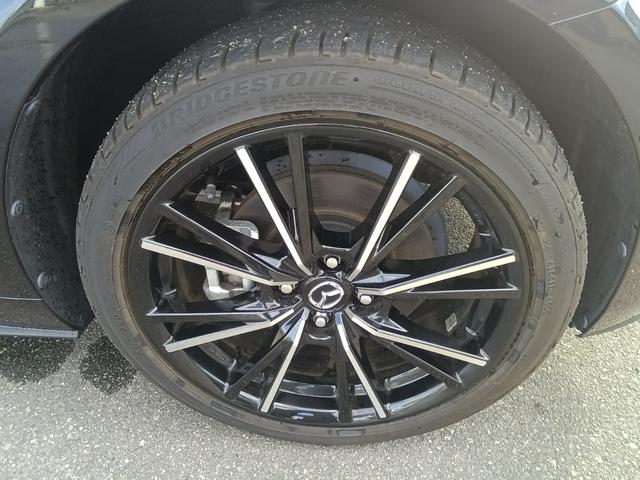 タイヤの溝も４輪ともまだまだ残っております。