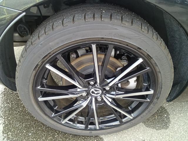 タイヤの溝も４輪ともまだまだ残っております。