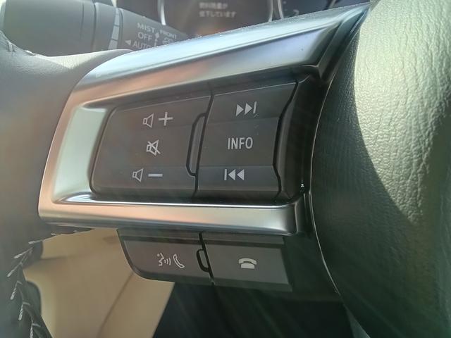 オーディオ操作がステアリングスイッチで可能です。