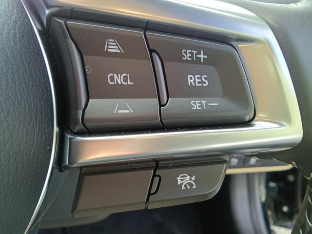 マツダレーダークルーズシステムも装着されていますので高速道路での長距離運転も楽に運転できます。