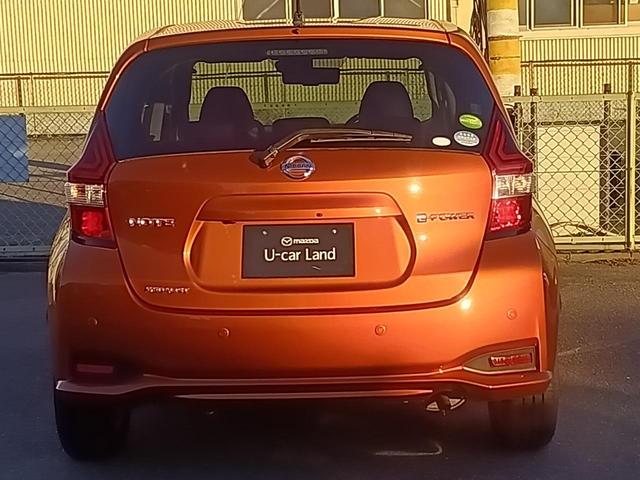 ノート ｅ－パワー　メダリスト　日産オリジナルナビ取付パッケージ／標準仕様２／標準仕様３／標準仕様４／インテリアラモニ＋スマート・ルームミラー＋ヒーターミラー＋踏違防止＋フロント＆バックソナー（8枚目）