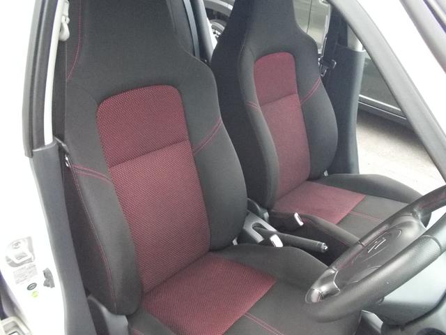 スイフト スポーツ　後期型　５ＭＴ　メモリーナビ　地デジＴＶ　１６インチアルミホイール　ドアミラーウインカー　スマートキー　ＥＴＣ　盗難防止システム　２０２３年製タイヤ／２０２４年製バッテリィー　禁煙車（22枚目）