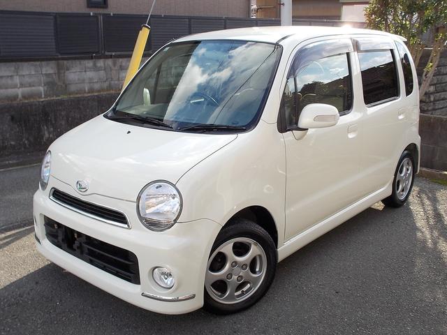 �A���~�z�C�[���⃁�b�L�p�[�c���̗p���A����߂����A�G���K���g�������������u�N�[���v�B�����ɂ́A�{�v���X�G�[�h���t�@�u���b�N�V�[�g�\���A���~�w�A���C�����C���p�l�N���X�^�[���̗p�B