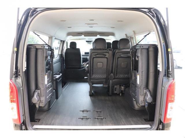 ハイエースワゴン BlackEdition フローリング施工 新品1.5インチローダウンキット 新品 FLEX フロントスポイラー 新品 FLEX オーバーフェンダー 新品 TOYO H30タイヤ(15枚目)