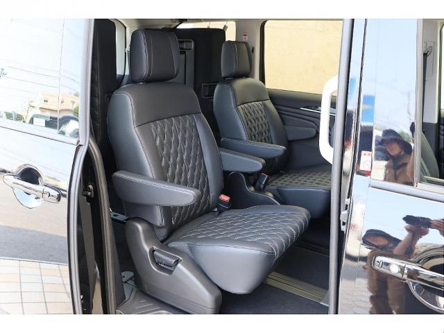 デリカD:5 ブラックエディション ブラックマイカ/電動ステップレス 7人乗り(14枚目)