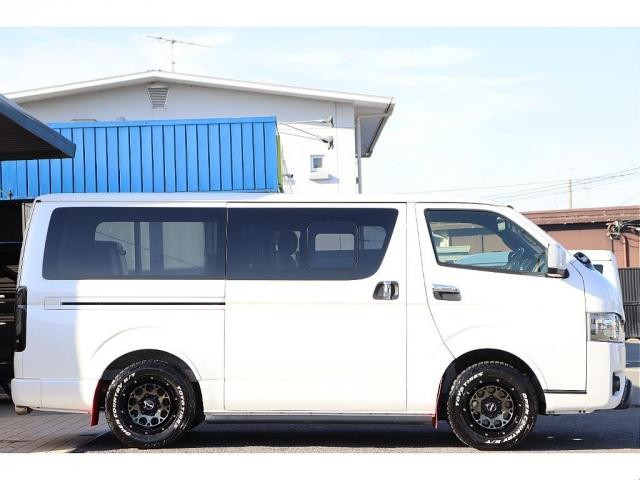 ハイエースバン スーパーGL ダークプライムII バッドフェイスボンネット TRDデイライト付きフロントスポイラー TRDマッドフラップ FLEXオーバーフェンダー RAYS 16インチAW TOYOオープンカントリー アルパインBIGXナビ(8枚目)