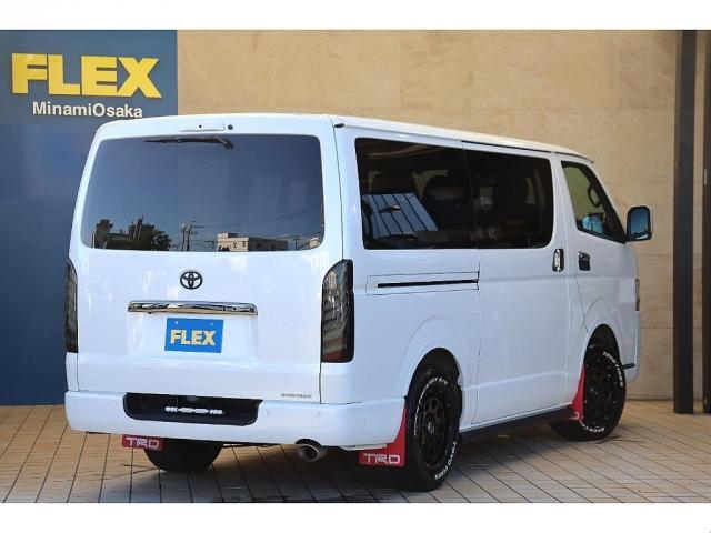 ハイエースバン スーパーGL ダークプライムII バッドフェイスボンネット TRDデイライト付きフロントスポイラー TRDマッドフラップ FLEXオーバーフェンダー RAYS 16インチAW TOYOオープンカントリー アルパインBIGXナビ(10枚目)