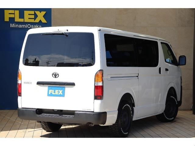 ハイエースバン ロングDX リヤクーラー・ヒーター付 WoodVillageBlackEdition FLEX T-Forceフロントスポイラー FLEX オーバーフェンダー FLEX NEXUSCREST 16インチAW(10枚目)