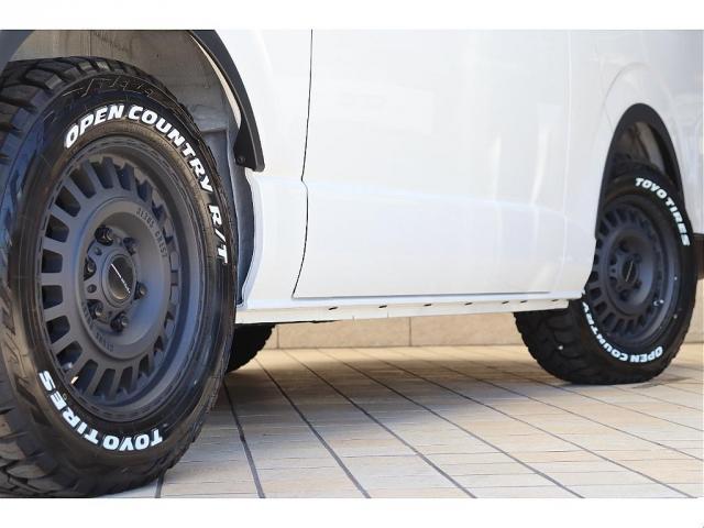 ハイエースバン ロングDX リヤクーラー・ヒーター付 WoodVillageBlackEdition FLEX T-Forceフロントスポイラー FLEX オーバーフェンダー FLEX NEXUSCREST 16インチAW(11枚目)