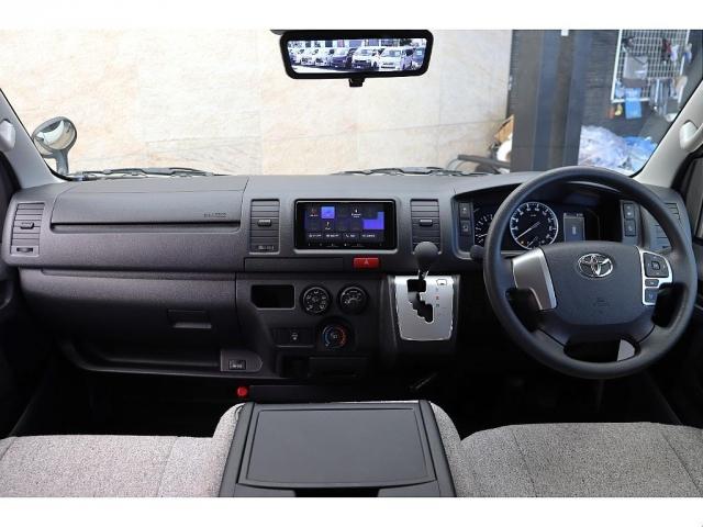 ハイエースバン ロングDX リヤクーラー・ヒーター付 WoodVillageBlackEdition FLEX T-Forceフロントスポイラー FLEX オーバーフェンダー FLEX NEXUSCREST 16インチAW(12枚目)