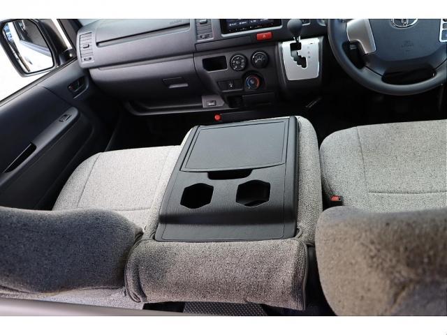 ハイエースバン ロングDX リヤクーラー・ヒーター付 WoodVillageBlackEdition FLEX T-Forceフロントスポイラー FLEX オーバーフェンダー FLEX NEXUSCREST 16インチAW(16枚目)