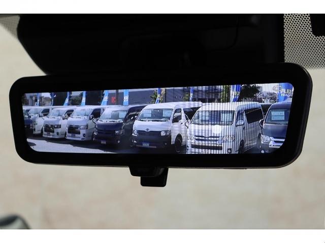 ハイエースバン ロングDX リヤクーラー・ヒーター付 WoodVillageBlackEdition FLEX T-Forceフロントスポイラー FLEX オーバーフェンダー FLEX NEXUSCREST 16インチAW(19枚目)