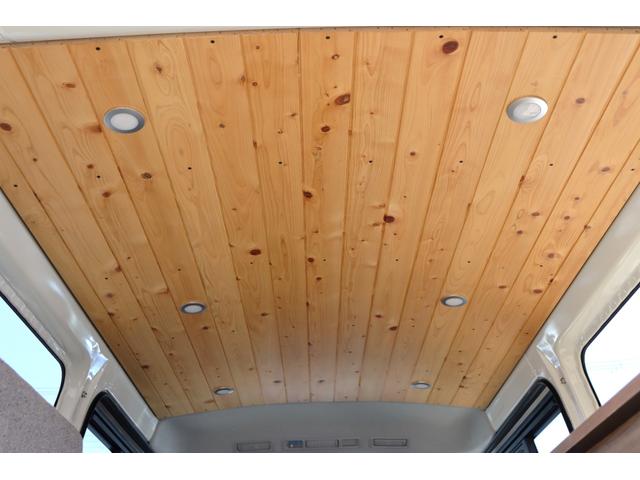 ハイエースバン ロングDX リヤクーラー・ヒーター付 WoodVillageBlackEdition FLEX T-Forceフロントスポイラー FLEX オーバーフェンダー FLEX NEXUSCREST 16インチAW(29枚目)