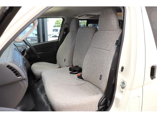 ハイエースバン ロングDX リヤクーラー・ヒーター付 WoodVillageBlackEdition FLEX T-Forceフロントスポイラー FLEX オーバーフェンダー FLEX NEXUSCREST 16インチAW(34枚目)