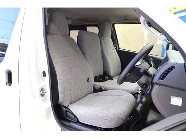 ハイエースバン ロングDX リヤクーラー・ヒーター付 WoodVillageBlackEdition FLEX T-Forceフロントスポイラー FLEX オーバーフェンダー FLEX NEXUSCREST 16インチAW(35枚目)