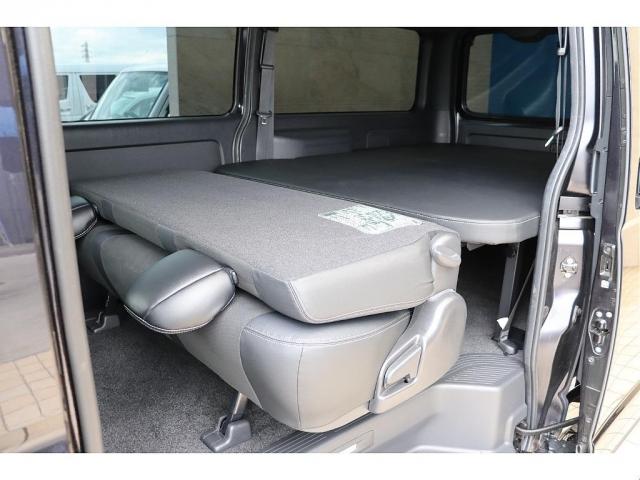 ハイエースバン スーパーGL ダークプライムII 新品TOYO オープンカントリーRTタイヤ 新品FLEX ネクサストレイル16インチAW 新品FLEX オーバーフェンダー KENWOODフローティングナビ 新品FLEX ベッドキット(15枚目)