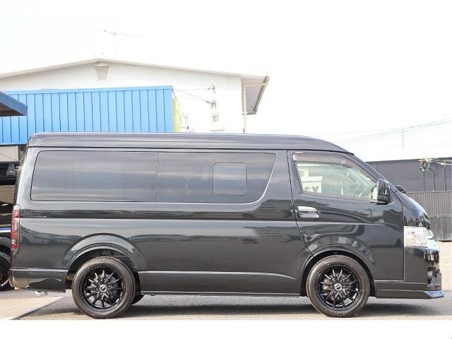 ハイエースワゴン ＧＬ　ロング　フロントスポイラーオーバーフェンダー　Ｄｅｌｆ０６　１８インチＡＷＴＯＹＯタイヤ１８インチＦＬＥＸアルティメットＬＥＤテールランプ純正７インチＳＤナビゲーション純正１０．２インチフリップダウンモニター（8枚目）