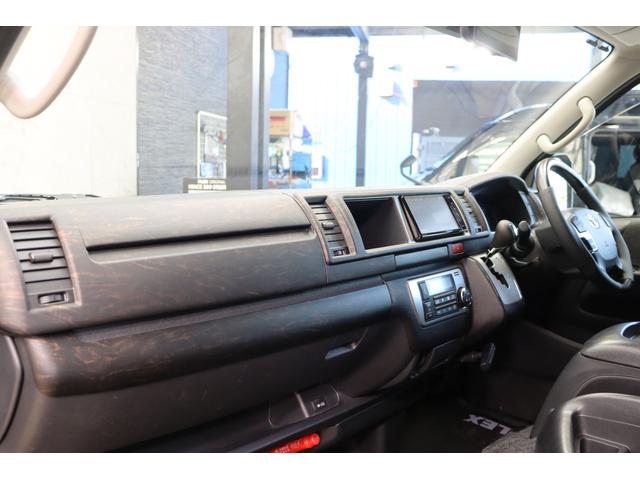 ハイエースワゴン ＧＬ　ロング　フロントスポイラーオーバーフェンダー　Ｄｅｌｆ０６　１８インチＡＷＴＯＹＯタイヤ１８インチＦＬＥＸアルティメットＬＥＤテールランプ純正７インチＳＤナビゲーション純正１０．２インチフリップダウンモニター（30枚目）