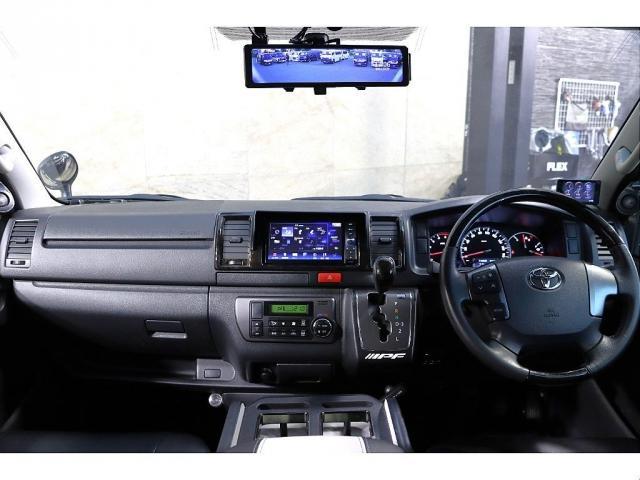 ハイエースバン スーパーＧＬ　ダークプライム　Ｃｏａｓｔｌｉｎｅｓ　Ｒｅｎｏｃａ角目フェイスキット　ＲＡＤＩＡＮＣＥ　ＤＡＹＴＯＮＡ１６インチホイール　グッドイヤーナスカータイヤ　パイオニア製７インチナビ　社外デジタルインナーミラー　ベッドキット（13枚目）