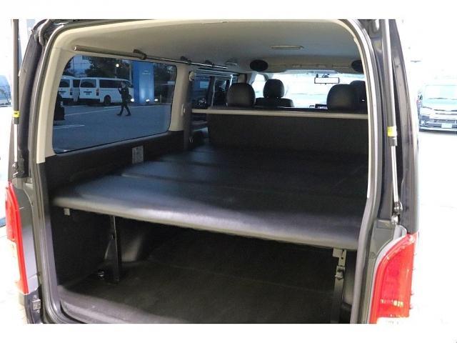 ハイエースバン スーパーＧＬ　ダークプライム　Ｃｏａｓｔｌｉｎｅｓ　Ｒｅｎｏｃａ角目フェイスキット　ＲＡＤＩＡＮＣＥ　ＤＡＹＴＯＮＡ１６インチホイール　グッドイヤーナスカータイヤ　パイオニア製７インチナビ　社外デジタルインナーミラー　ベッドキット（15枚目）