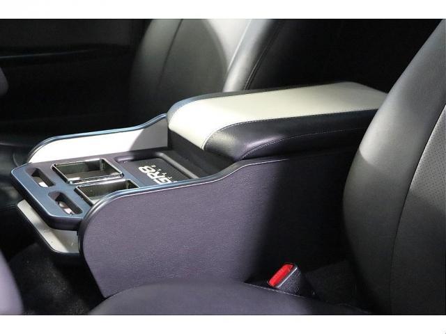 ハイエースバン スーパーＧＬ　ダークプライム　Ｃｏａｓｔｌｉｎｅｓ　Ｒｅｎｏｃａ角目フェイスキット　ＲＡＤＩＡＮＣＥ　ＤＡＹＴＯＮＡ１６インチホイール　グッドイヤーナスカータイヤ　パイオニア製７インチナビ　社外デジタルインナーミラー　ベッドキット（16枚目）