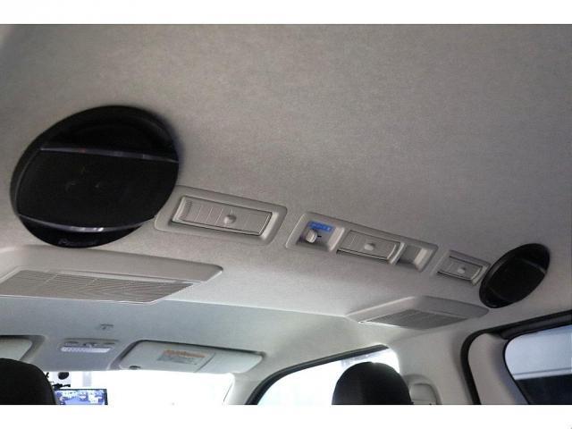 ハイエースバン スーパーＧＬ　ダークプライム　Ｃｏａｓｔｌｉｎｅｓ　Ｒｅｎｏｃａ角目フェイスキット　ＲＡＤＩＡＮＣＥ　ＤＡＹＴＯＮＡ１６インチホイール　グッドイヤーナスカータイヤ　パイオニア製７インチナビ　社外デジタルインナーミラー　ベッドキット（17枚目）