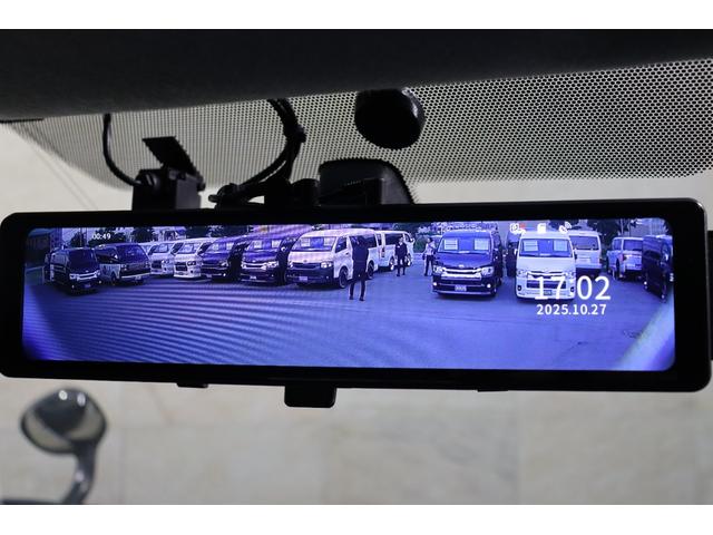 ハイエースバン スーパーＧＬ　ダークプライム　Ｃｏａｓｔｌｉｎｅｓ　Ｒｅｎｏｃａ角目フェイスキット　ＲＡＤＩＡＮＣＥ　ＤＡＹＴＯＮＡ１６インチホイール　グッドイヤーナスカータイヤ　パイオニア製７インチナビ　社外デジタルインナーミラー　ベッドキット（31枚目）