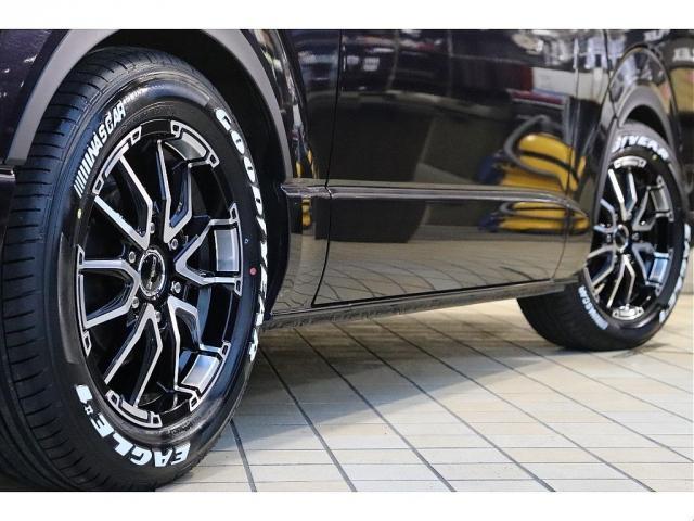 ハイエースバン スーパーＧＬ　ダークプライムＩＩ　バッドフェイスボンネット　新品ＦＬＥＸ　ＤＥＬＦ０６　１７インチＡＷ　新品ＦＬＥＸ　オメガＬＥＤテールランプ　ＴＯＹＯＴＡ純正７インチナビ　新品ＦＬＥＸ　オーバーフェンダー　ナスカータイヤ（12枚目）
