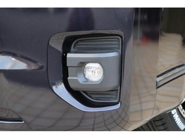 ハイエースバン スーパーＧＬ　ダークプライムＩＩ　バッドフェイスボンネット　新品ＦＬＥＸ　ＤＥＬＦ０６　１７インチＡＷ　新品ＦＬＥＸ　オメガＬＥＤテールランプ　ＴＯＹＯＴＡ純正７インチナビ　新品ＦＬＥＸ　オーバーフェンダー　ナスカータイヤ（27枚目）