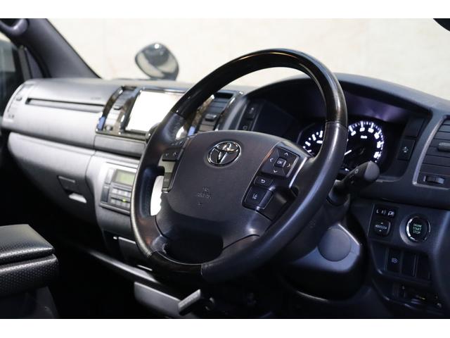 ハイエースバン スーパーＧＬ　ダークプライムＩＩ　バッドフェイスボンネット　新品ＦＬＥＸ　ＤＥＬＦ０６　１７インチＡＷ　新品ＦＬＥＸ　オメガＬＥＤテールランプ　ＴＯＹＯＴＡ純正７インチナビ　新品ＦＬＥＸ　オーバーフェンダー　ナスカータイヤ（36枚目）