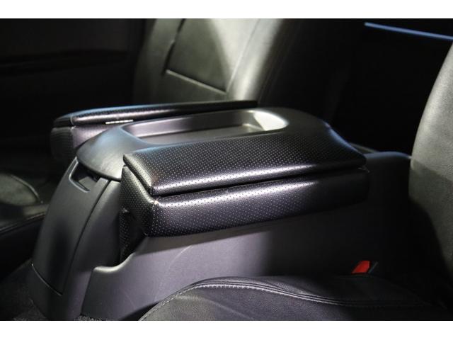 ハイエースバン スーパーＧＬ　ダークプライムＩＩ　バッドフェイスボンネット　新品ＦＬＥＸ　ＤＥＬＦ０６　１７インチＡＷ　新品ＦＬＥＸ　オメガＬＥＤテールランプ　ＴＯＹＯＴＡ純正７インチナビ　新品ＦＬＥＸ　オーバーフェンダー　ナスカータイヤ（37枚目）