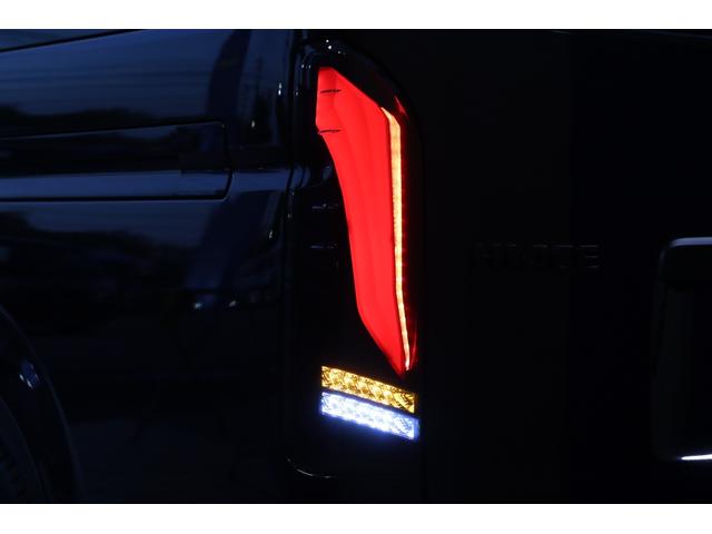 ハイエースバン スーパーＧＬ　ダークプライムＩＩ　バッドフェイスボンネット　新品ＦＬＥＸ　ＤＥＬＦ０６　１７インチＡＷ　新品ＦＬＥＸ　オメガＬＥＤテールランプ　ＴＯＹＯＴＡ純正７インチナビ　新品ＦＬＥＸ　オーバーフェンダー　ナスカータイヤ（40枚目）