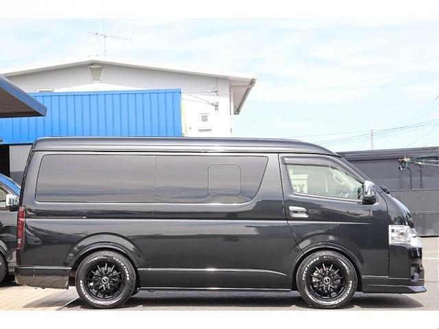 ハイエースワゴン 　ＧＬ　ＦＬＥＸ　Ｄｅｌｆｉｎｏフロントスポイラー　ＦＬＥＸ　オーバーフェンダー　２インチローダウン　新品ＦＬＥＸ　Ｄｅｌｆ０６　１７インチＡＷ　新品ＴＯＹＯタイヤ　ＦＬＥＸアルティメットテール（8枚目）