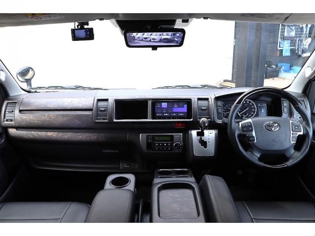 ハイエースワゴン 　ＧＬ　ＦＬＥＸ　Ｄｅｌｆｉｎｏフロントスポイラー　ＦＬＥＸ　オーバーフェンダー　２インチローダウン　新品ＦＬＥＸ　Ｄｅｌｆ０６　１７インチＡＷ　新品ＴＯＹＯタイヤ　ＦＬＥＸアルティメットテール（12枚目）