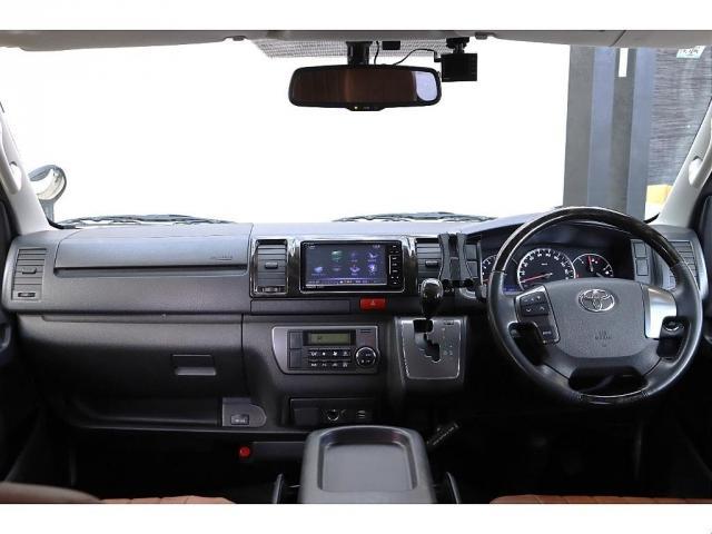 ハイエースバン スーパーGL ダークプライム Re classic社外製ボンネットDUNLOP GRANDTEK16インチタイヤNEXUSTRAIL16インチAWFLEXクラシックシートカバーベッドキット木目調カーゴパネルパナソニック7インチナビ(13枚目)