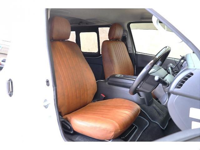 ハイエースバン スーパーGL ダークプライム Re classic社外製ボンネットDUNLOP GRANDTEK16インチタイヤNEXUSTRAIL16インチAWFLEXクラシックシートカバーベッドキット木目調カーゴパネルパナソニック7インチナビ(14枚目)