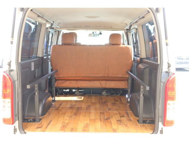 ハイエースバン スーパーGL ダークプライム Re classic社外製ボンネットDUNLOP GRANDTEK16インチタイヤNEXUSTRAIL16インチAWFLEXクラシックシートカバーベッドキット木目調カーゴパネルパナソニック7インチナビ(27枚目)