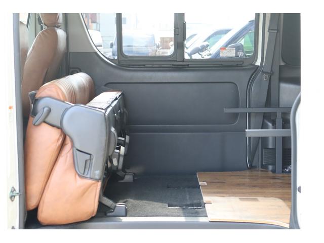 ハイエースバン スーパーGL ダークプライム Re classic社外製ボンネットDUNLOP GRANDTEK16インチタイヤNEXUSTRAIL16インチAWFLEXクラシックシートカバーベッドキット木目調カーゴパネルパナソニック7インチナビ(31枚目)