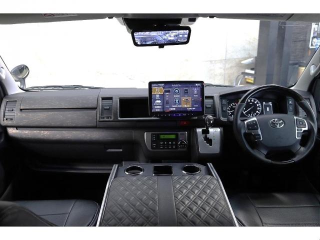 ハイエースワゴン ＧＬ　ロング　アレンジＡＳ　ＦＬＥＸ　Ｄｅｌｆｉｎｏフロントスポイラー　ＦＬＥＸ　Ｄｅｌｆｉｎｏオーバーフェンダー　ＦＬＥＸ　Ｄｅｌｆ０２　１７インチＡＷ　２インチローダウン　ＦＬＥＸ　レザー調シートカバー（12枚目）