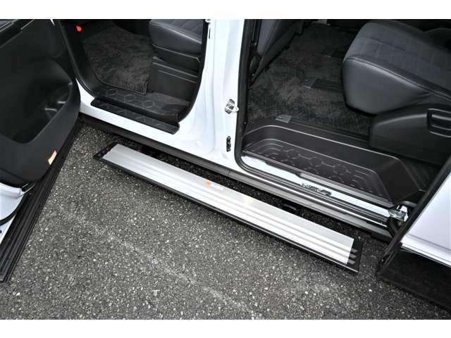 デリカＤ：５ シャモニー　１１型ナビ　前後ドラレコ　全周囲カメラ　アイドリングＳ　アクティブクルーズコントロール　イモビ　衝突被害軽減装置　Ｂモニター　サイドカメラ　ＥＴＣ　助手席エアバッグ　地デジＴＶ　電動リアゲート　４ＷＤ（10枚目）