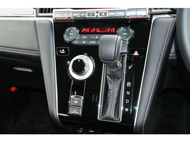 デリカＤ：５ シャモニー　１１型ナビ　前後ドラレコ　全周囲カメラ　アイドリングＳ　アクティブクルーズコントロール　イモビ　衝突被害軽減装置　Ｂモニター　サイドカメラ　ＥＴＣ　助手席エアバッグ　地デジＴＶ　電動リアゲート　４ＷＤ（12枚目）