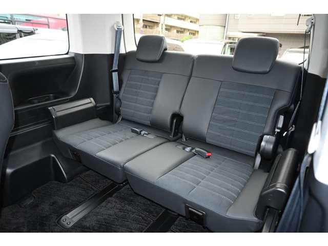 デリカＤ：５ シャモニー　１１型ナビ　前後ドラレコ　全周囲カメラ　アイドリングＳ　アクティブクルーズコントロール　イモビ　衝突被害軽減装置　Ｂモニター　サイドカメラ　ＥＴＣ　助手席エアバッグ　地デジＴＶ　電動リアゲート　４ＷＤ（16枚目）